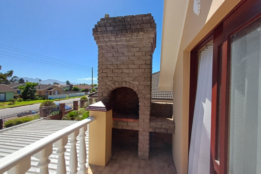 4 Bedroom Property for Sale in Delvillepark Western Cape